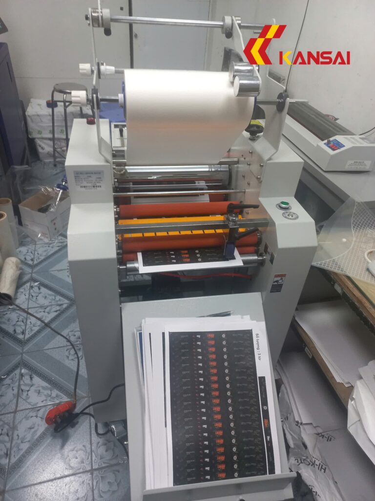 Máy cán màng thủy lực Hydraulic 400B tách giấy tự động Kansai