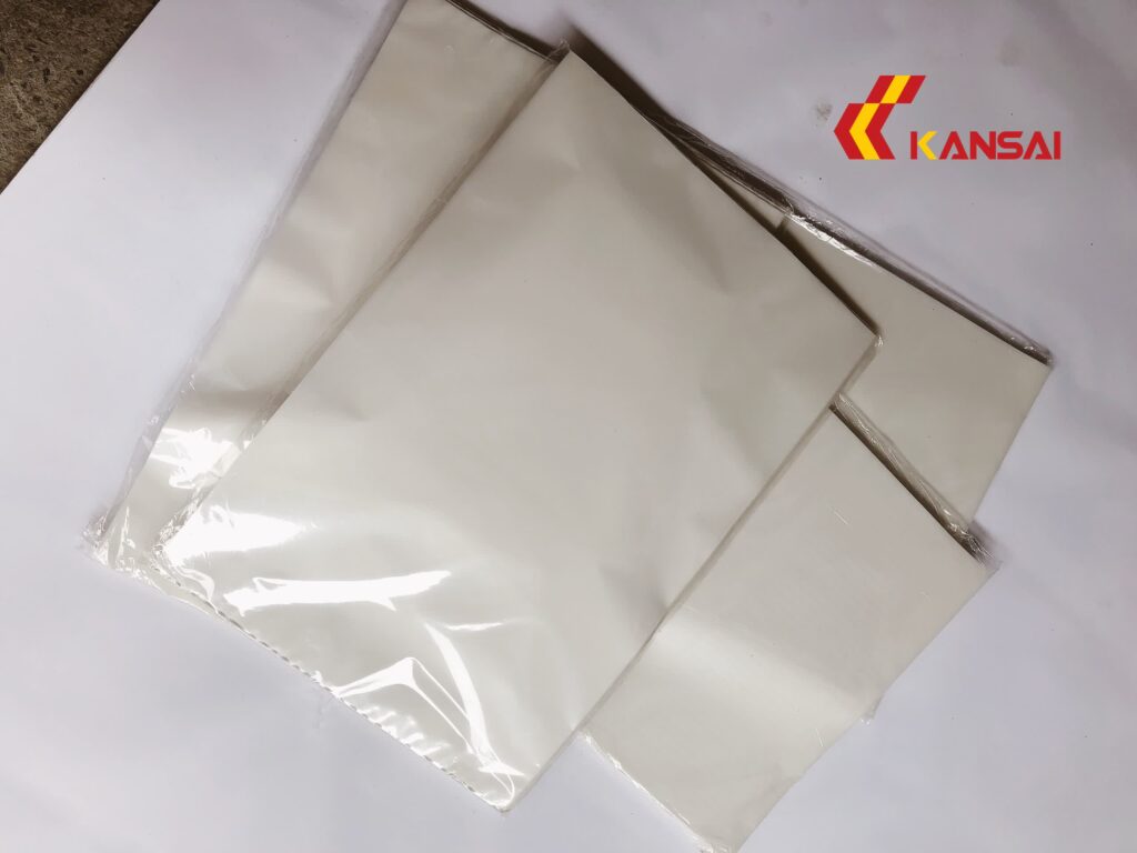 Giấy ép plastic khổ 31x 42 (CP11)