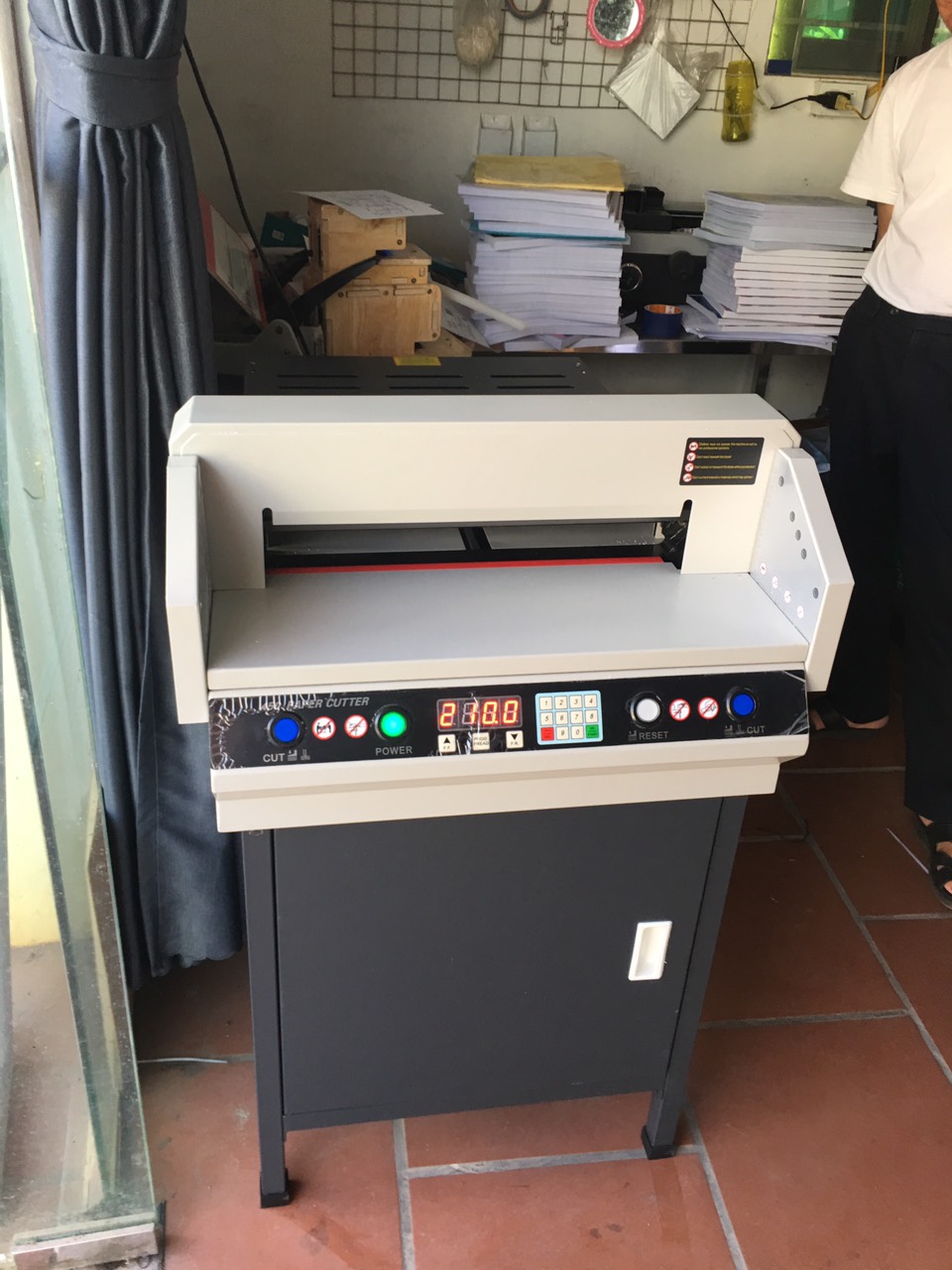 Máy Xén giấy điện 450VS - Ảnh 6