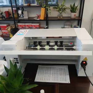 Máy cắt bế decal Saga SG-SC30 II - Hình ảnh 3