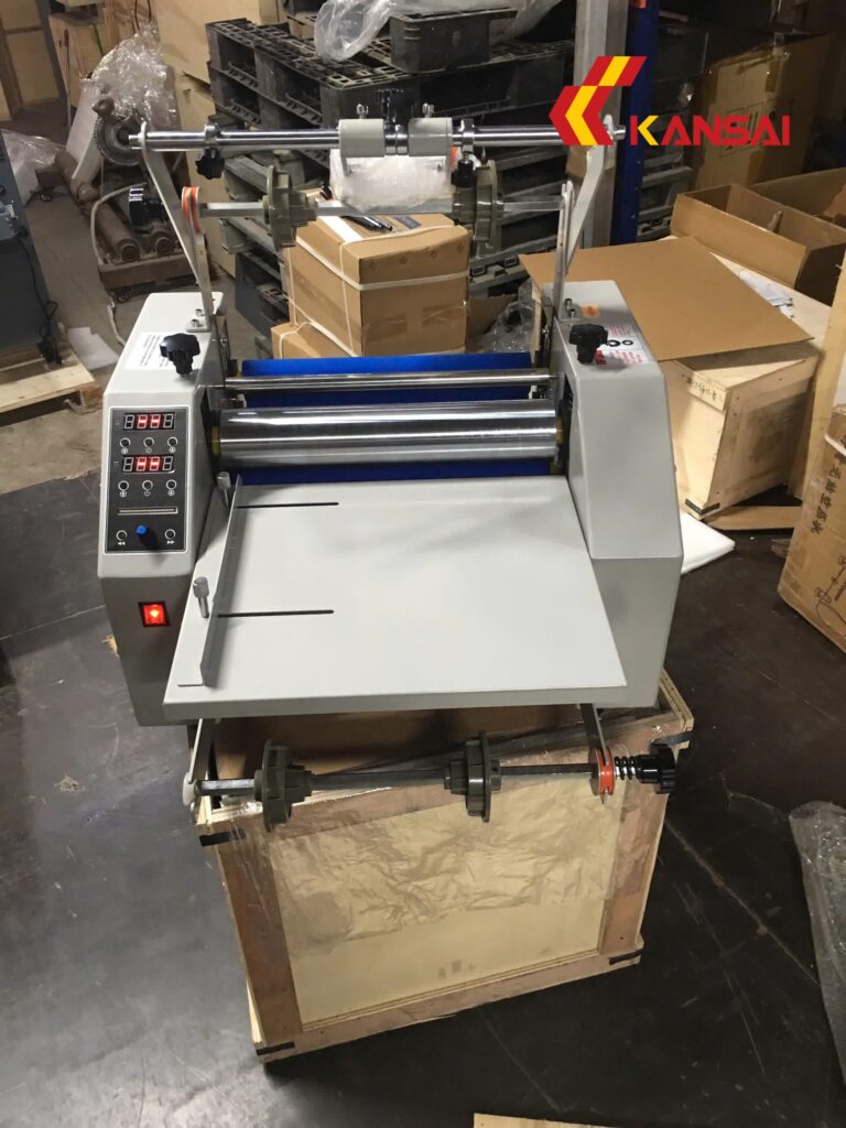 Máy cán màng CG8350 không có băng tải