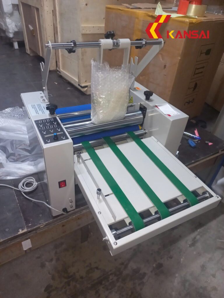 Máy cán màng nhiệt CG8350 có băng tải