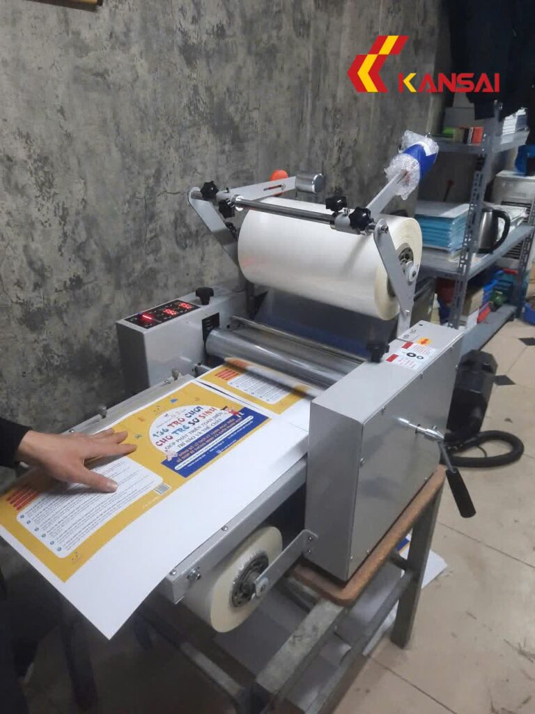 Máy cán màng nhiệt CG8350 có băng tải