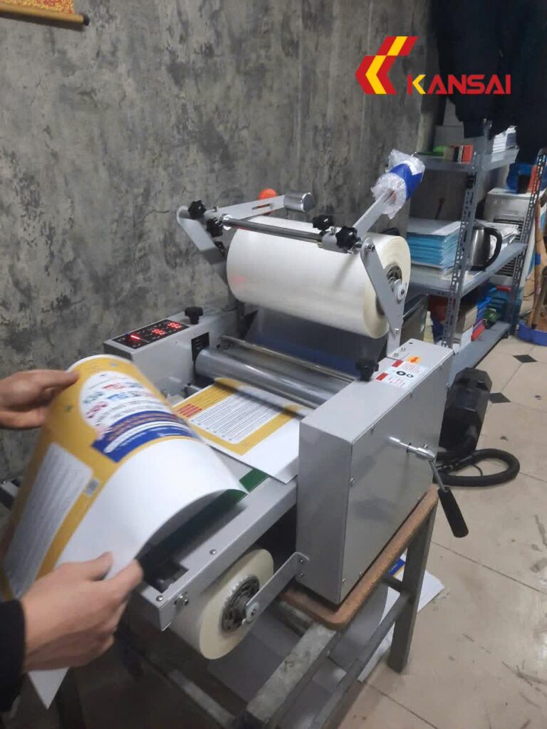 Máy cán màng nhiệt CG8350 có băng tải